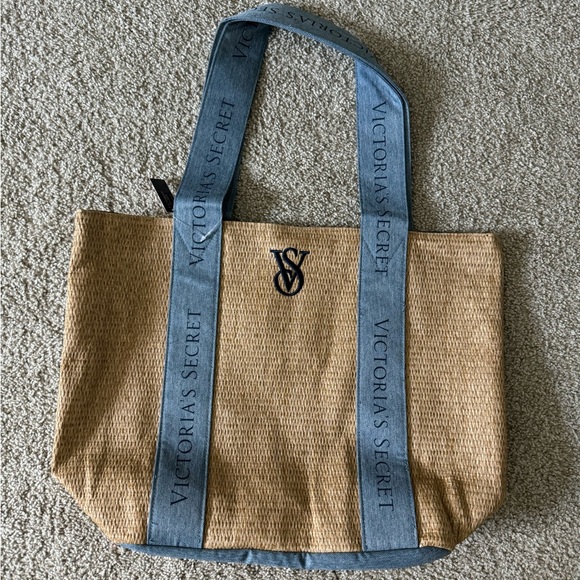 NWT Victoria Secret Tote bag - Picture 1 of 8